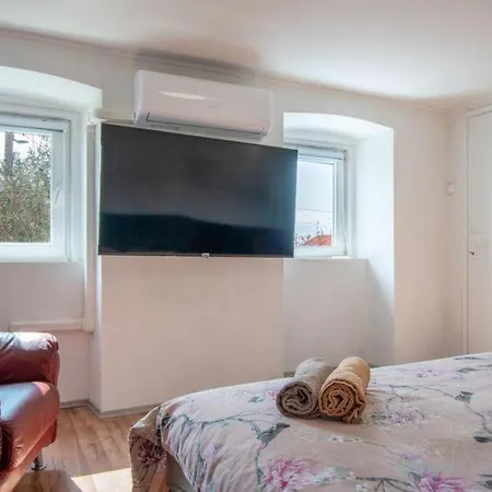 House Adria Dom wakacyjny Jadranovo
